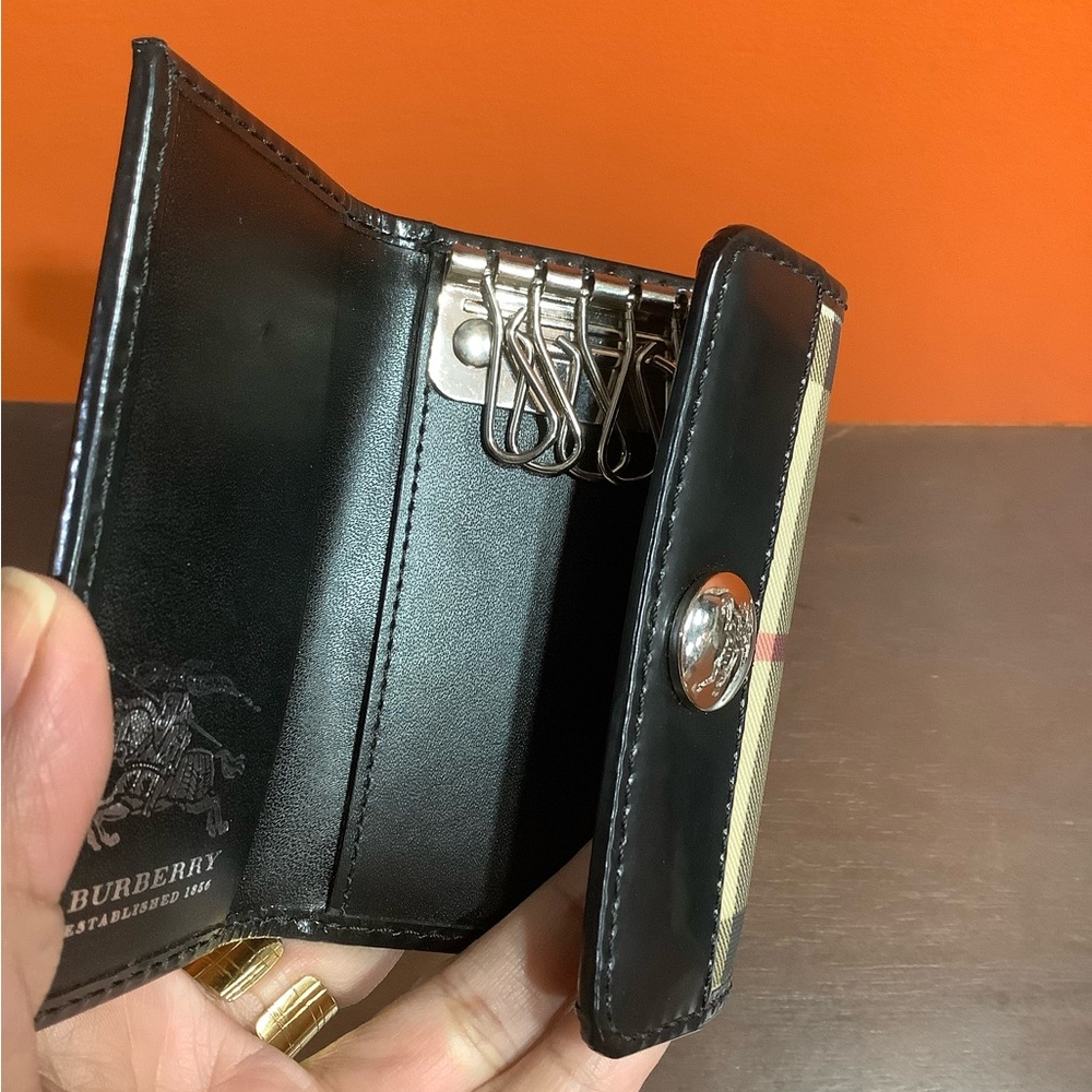 Burberry Key/Card Holder - Picture 8 of 9